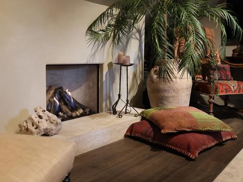 Les Foyers à Bois Sur Mesure : Allier Esthétique et Performance