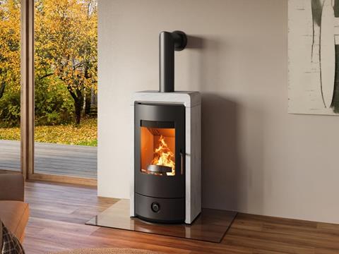 Découvrez le Rika Fox III en fonctionnement dans notre showroom : chaleur performante, design moderne et confort optimal.